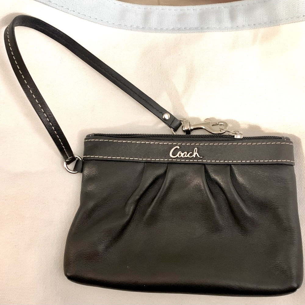Coach Leather Wristlet Small Black LIKE NEW